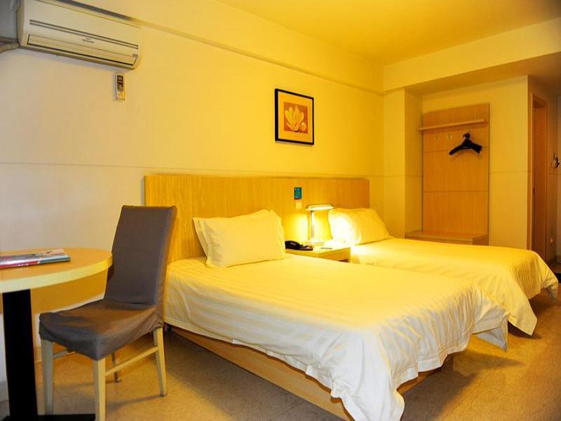 Jinjiang Inn Guangzhou Haizhu Jiangtai Road Subway Station מראה חיצוני תמונה