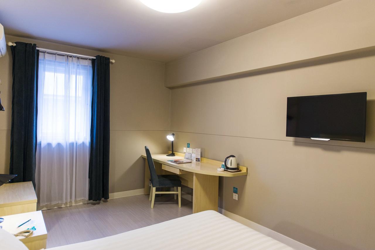 Jinjiang Inn Guangzhou Haizhu Jiangtai Road Subway Station מראה חיצוני תמונה