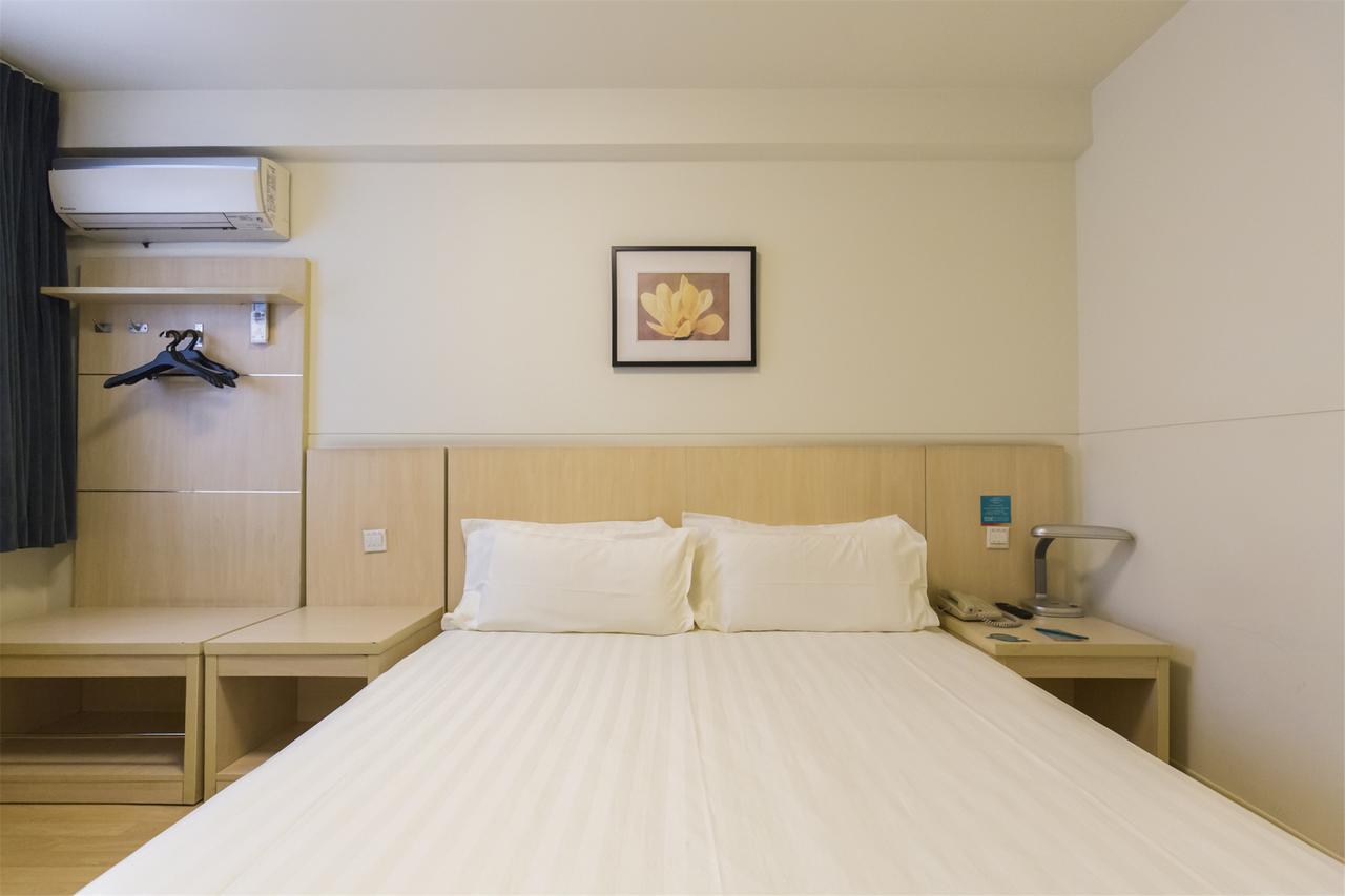 Jinjiang Inn Guangzhou Haizhu Jiangtai Road Subway Station מראה חיצוני תמונה