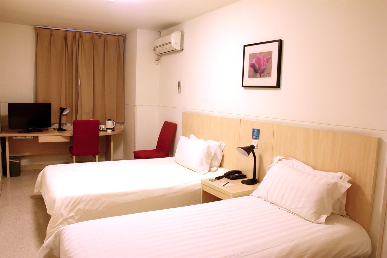 Jinjiang Inn Guangzhou Haizhu Jiangtai Road Subway Station מראה חיצוני תמונה