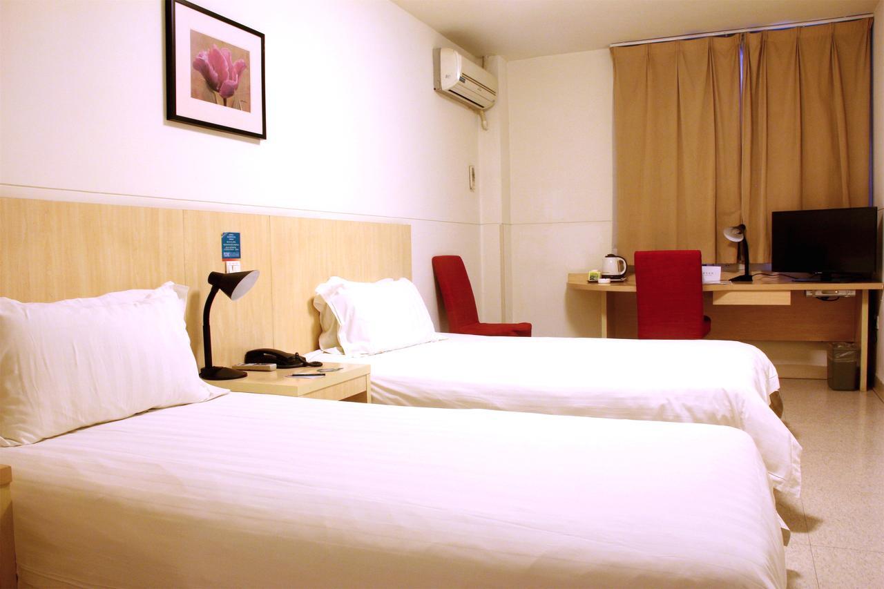 Jinjiang Inn Guangzhou Haizhu Jiangtai Road Subway Station מראה חיצוני תמונה