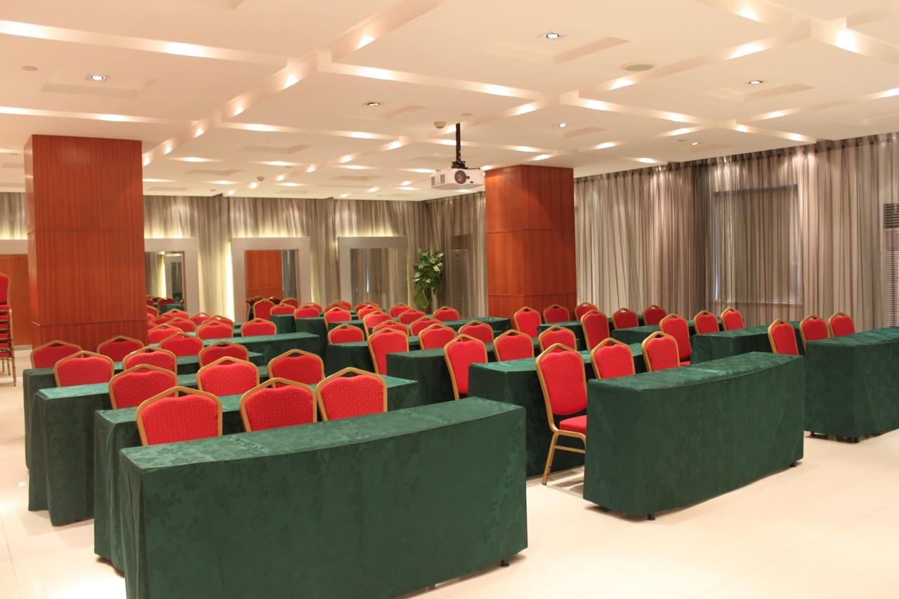 Jinjiang Inn Guangzhou Haizhu Jiangtai Road Subway Station מראה חיצוני תמונה