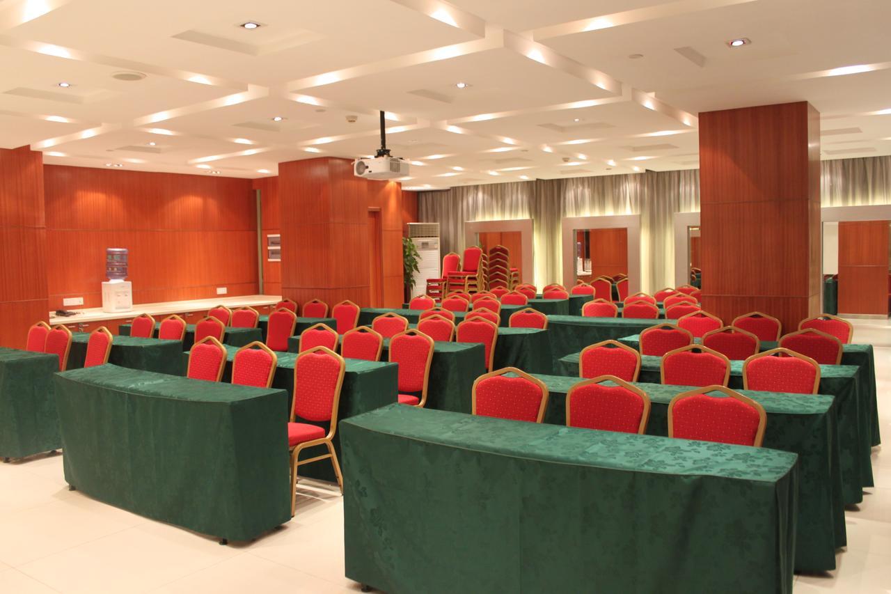 Jinjiang Inn Guangzhou Haizhu Jiangtai Road Subway Station מראה חיצוני תמונה